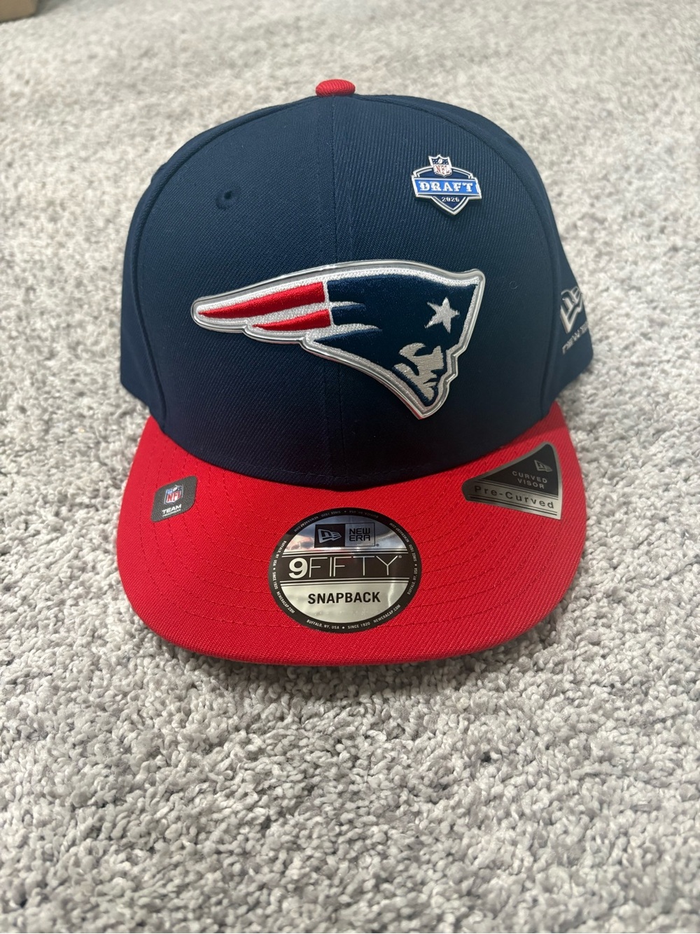 New Era Navy and Red New England Patriots 9FIFTY Snapback Hat